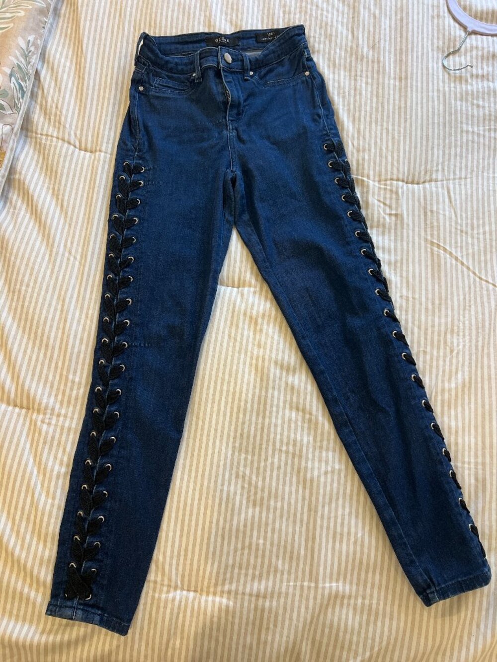 GUESS Dark Wash Lace-Up Side Skinny Jeans Size 25